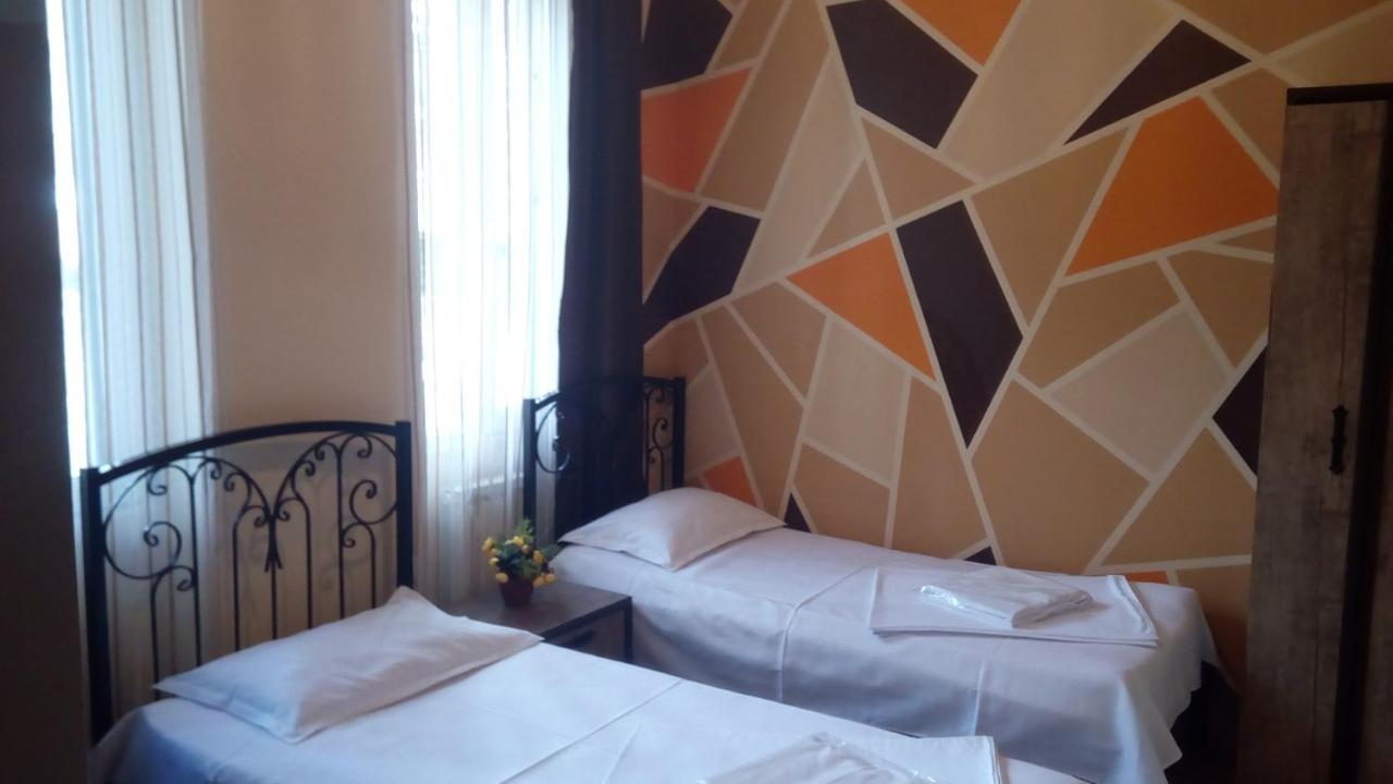 Hotel Isani Тбилиси Екстериор снимка